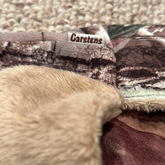 NWOT Real tree faux fur hat and mitten set - Picture 5 of 5